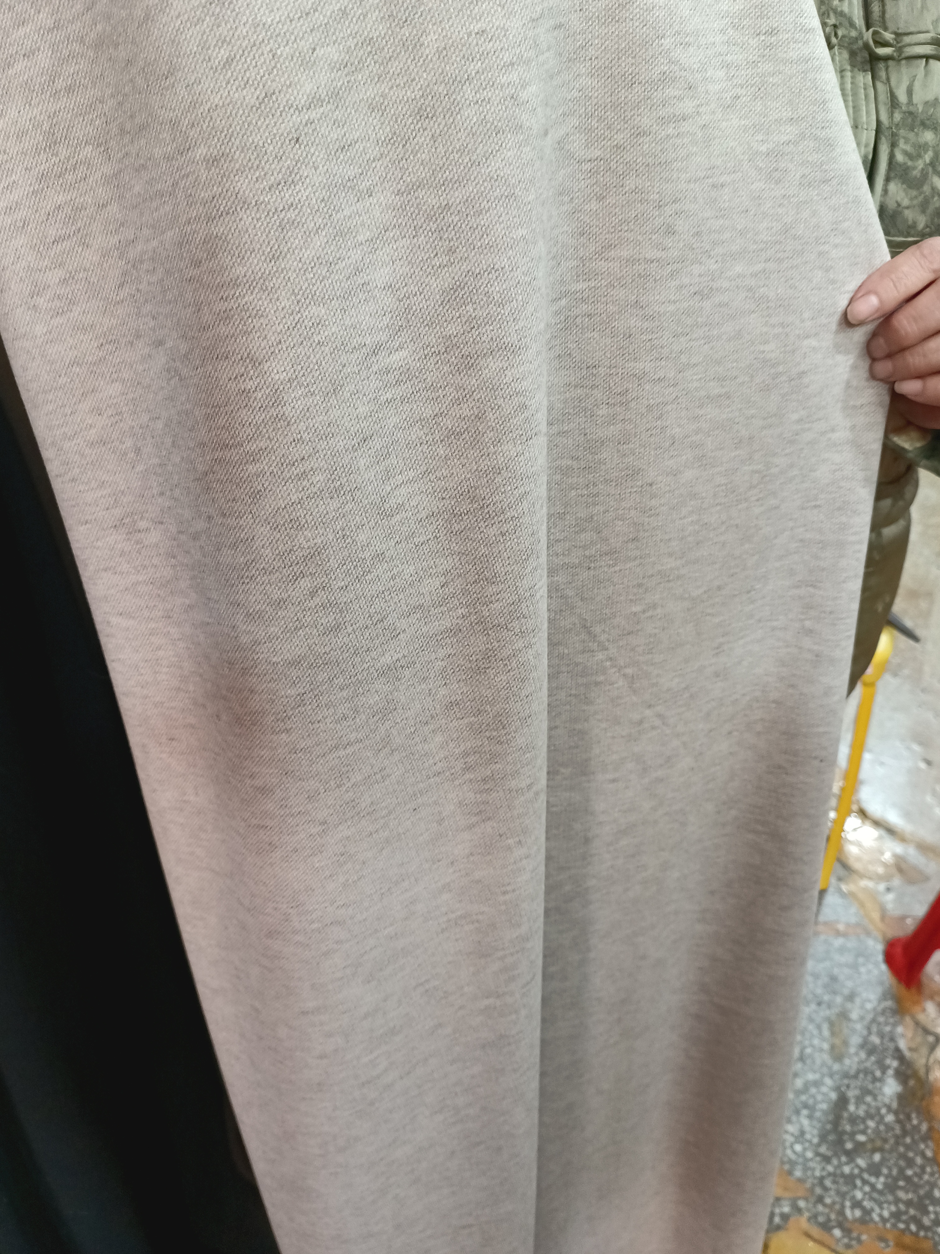 燕麦色水洗平纹服装面料