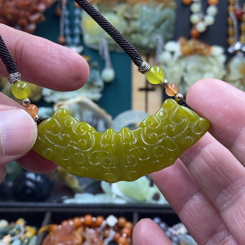 【闪购商品】蛇纹石玉吊坠未镶嵌