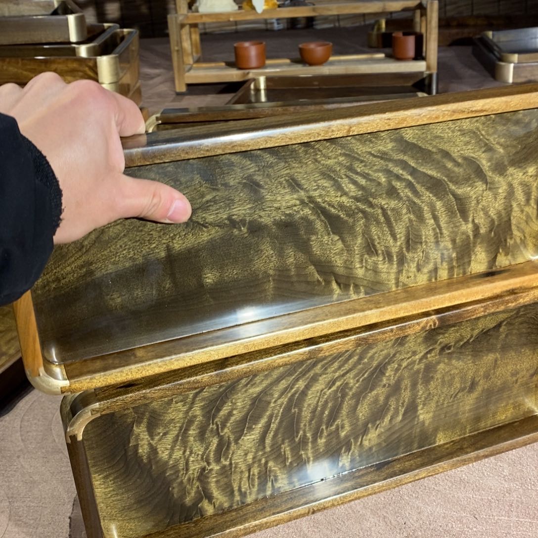 金丝楠不*一对文臣盘