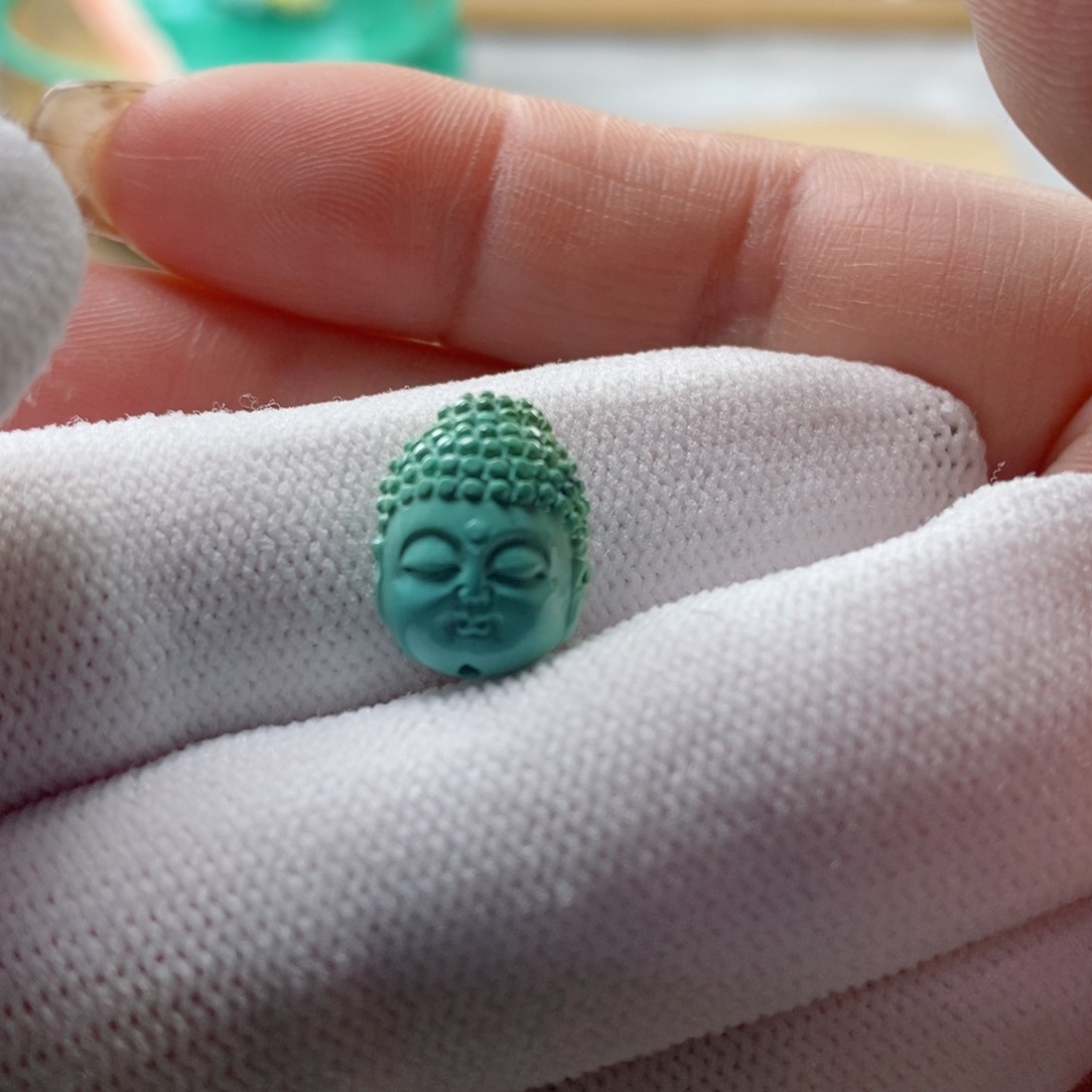 绿松石颈饰未镶嵌