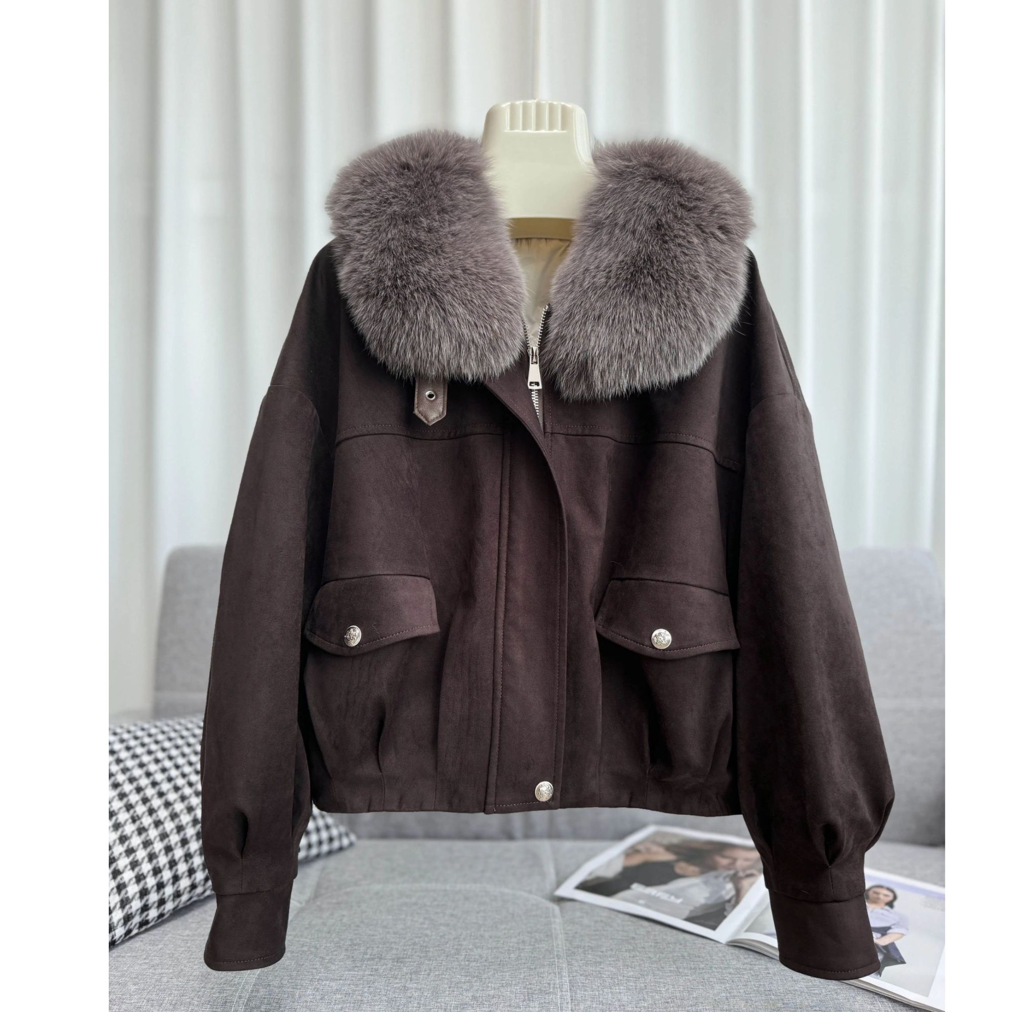 〈纪朵研〉1643短款通勤风连帽女POLO领常规长袖拉链外套