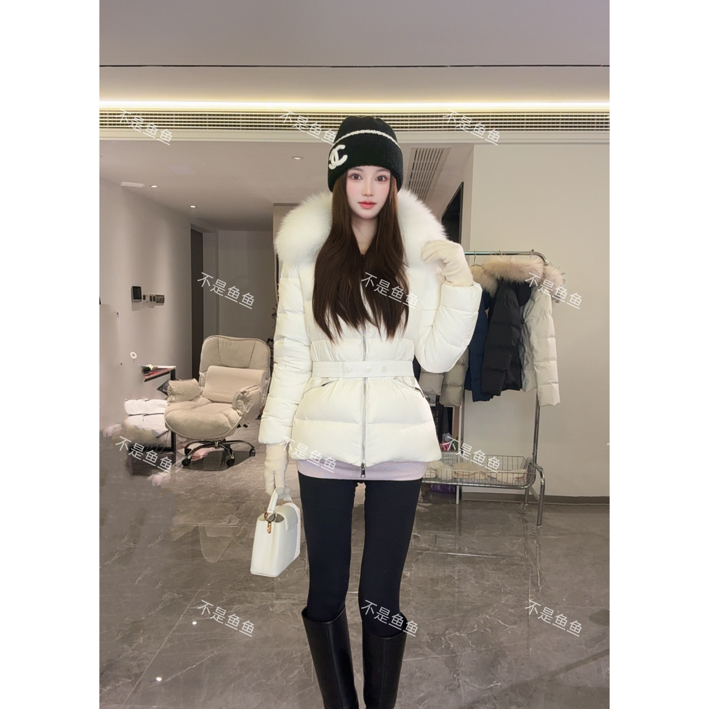 鱼鱼【小蛮腰短款】 狐狸毛90白鸭绒 设计师款收腰羽绒服冬季修身