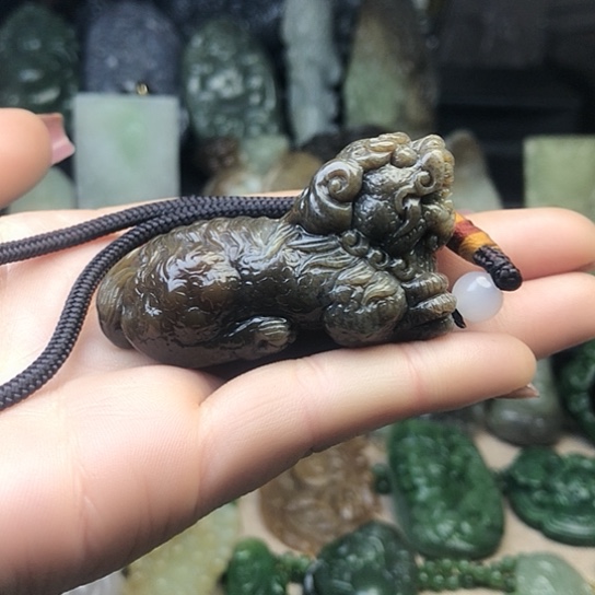 和田玉（糖玉）未镶嵌把件