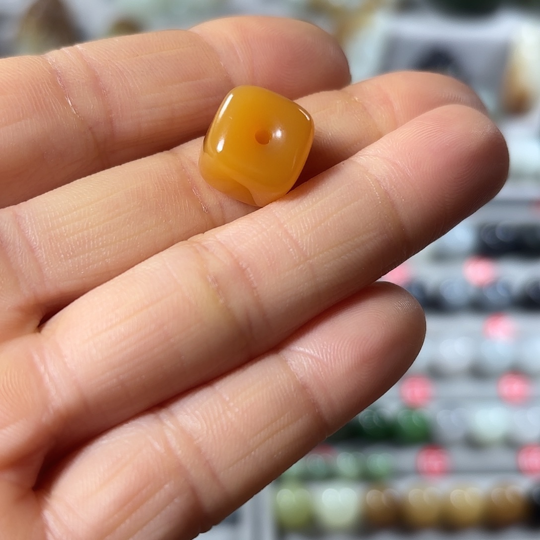 未镶嵌石英质玉手饰觉缅黄缅黄