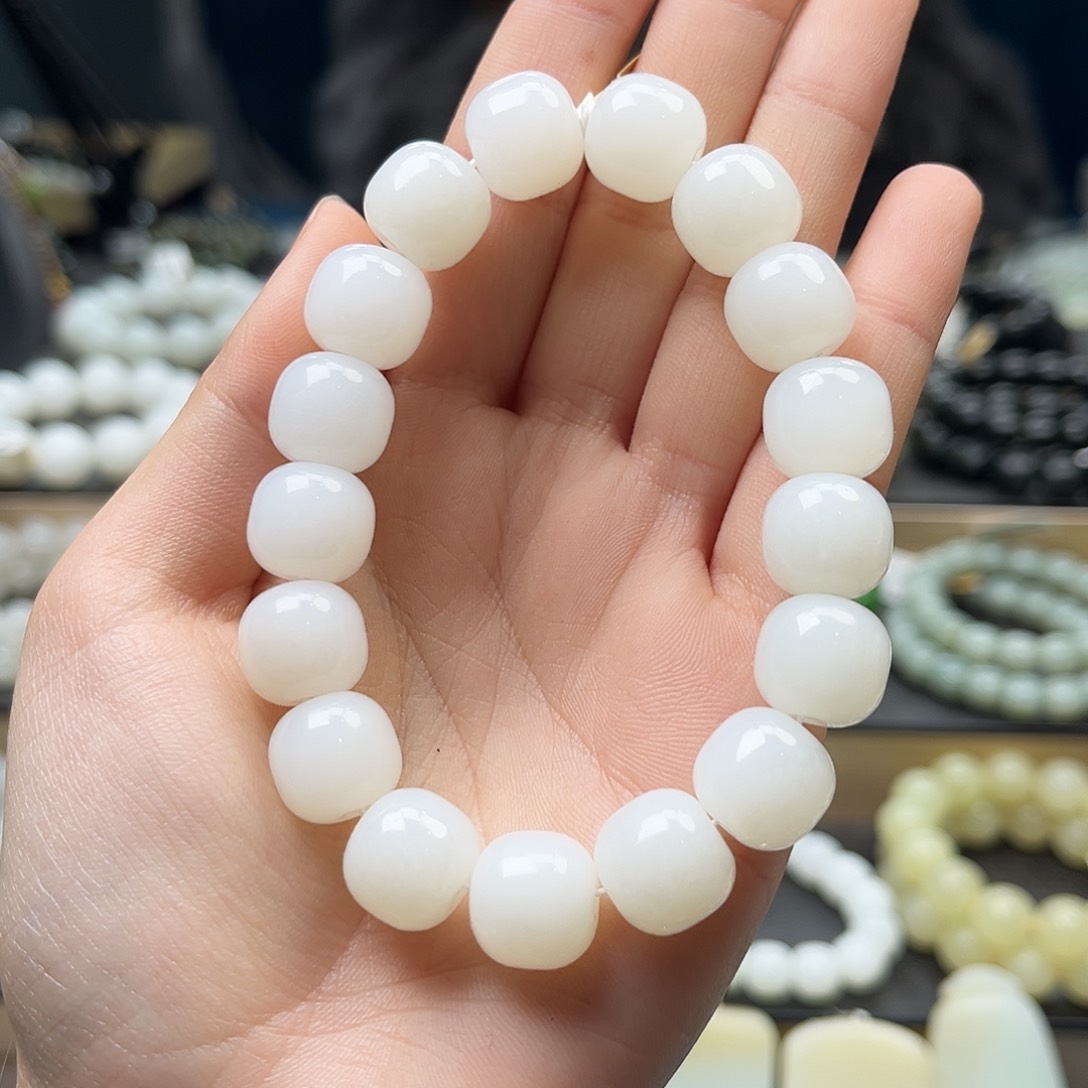 和田玉手链未镶嵌王*狗