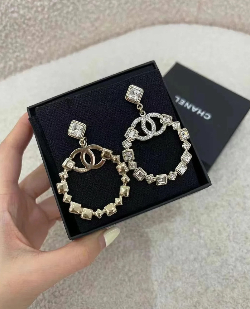 全新未使用 Chanel/香奈儿 经典 时尚 梯方钻 满钻镶钻 耳圈 耳钉