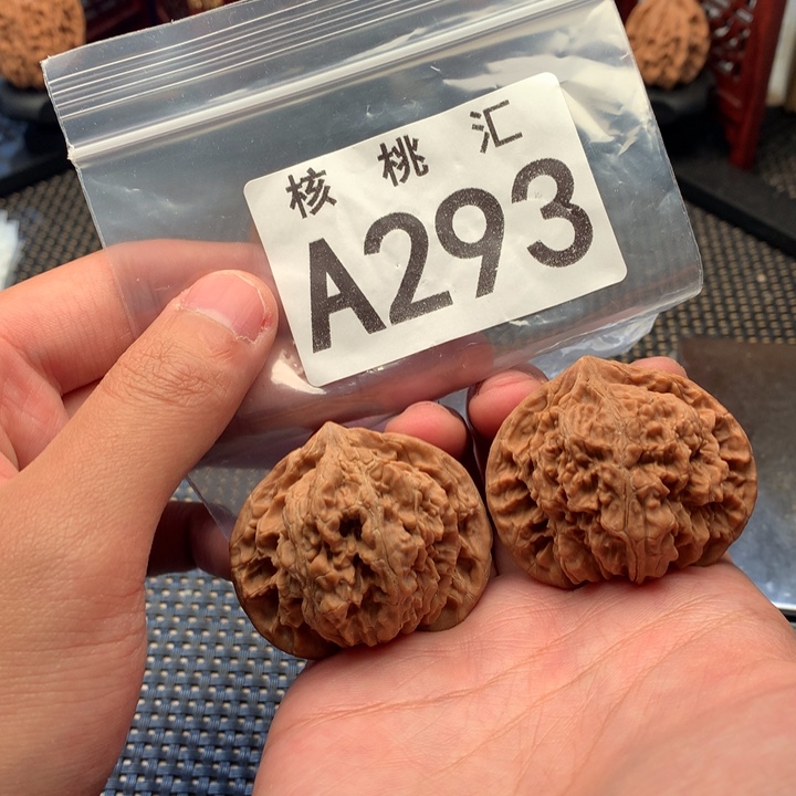 文玩核桃吊坠老款宫灯