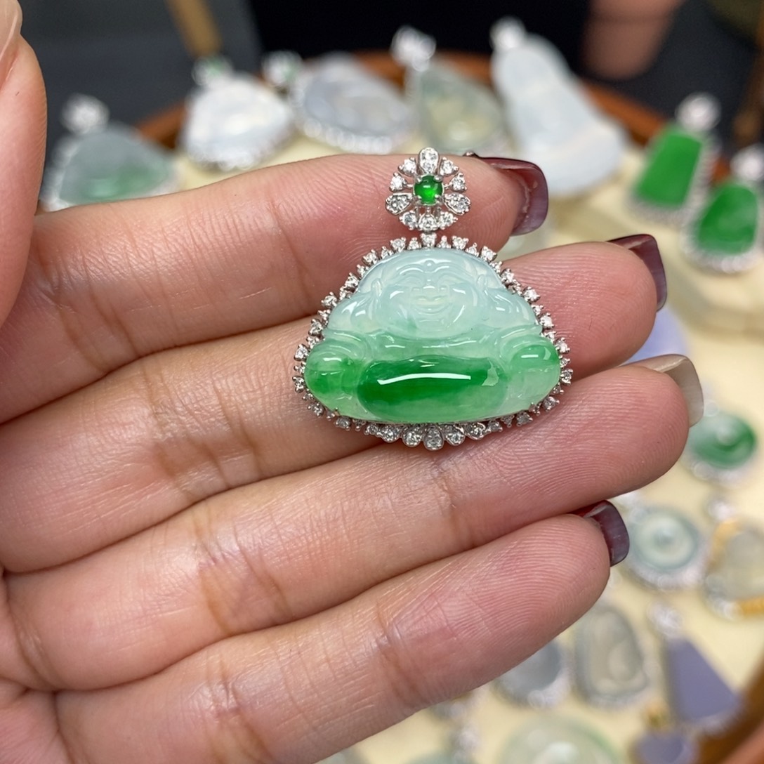 翡翠颈饰18K金镶嵌A货翡翠