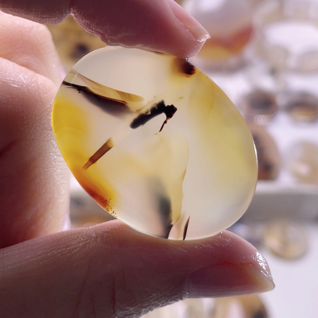 玛瑙/玉髓未镶嵌珠宝奇石