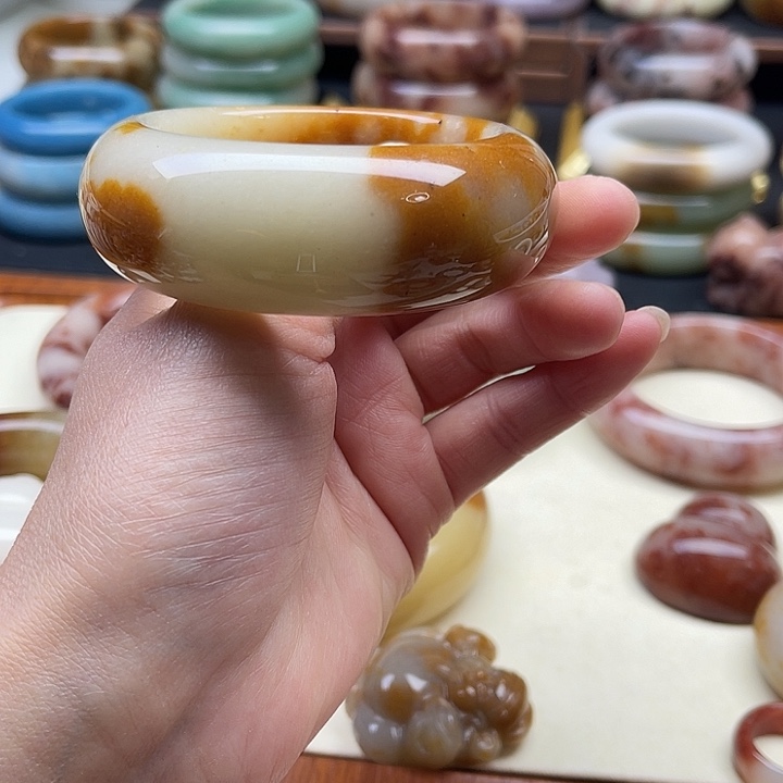 石英质玉合金手镯