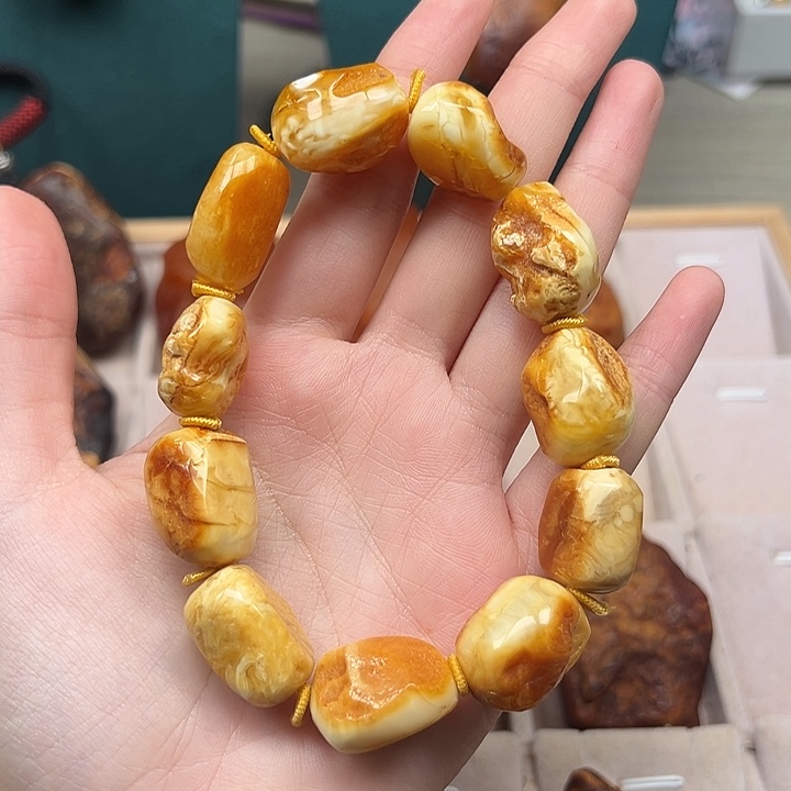 琥珀珠宝奇石未镶嵌