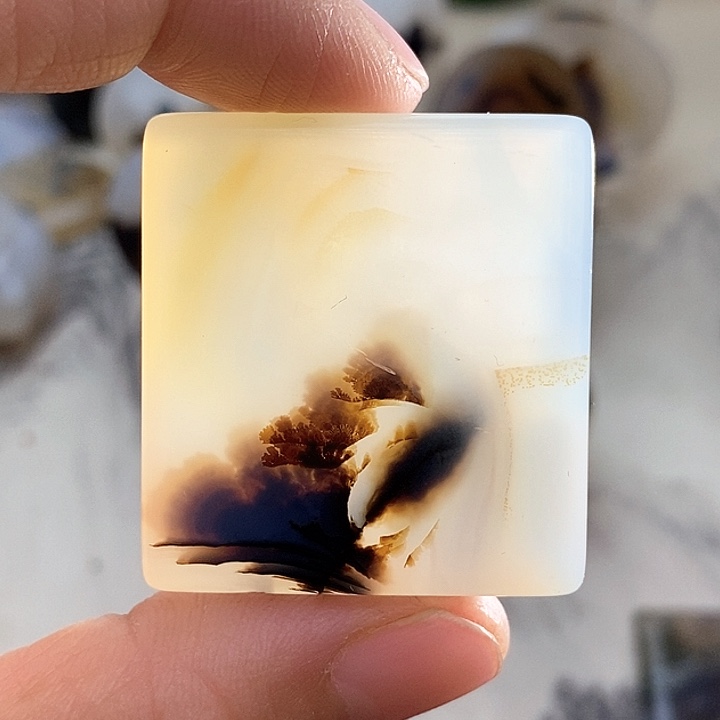 玛瑙/玉髓颈饰未镶嵌