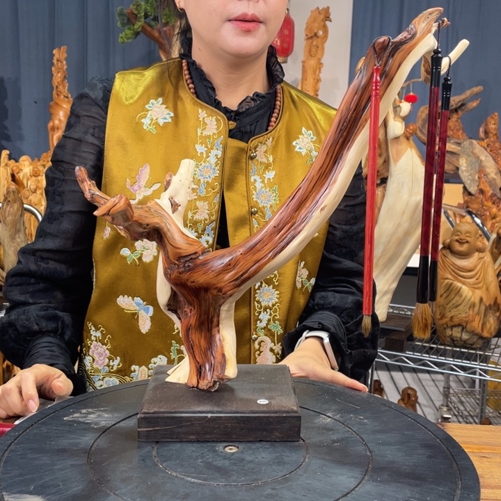 柏木（崖柏）随型飘枝