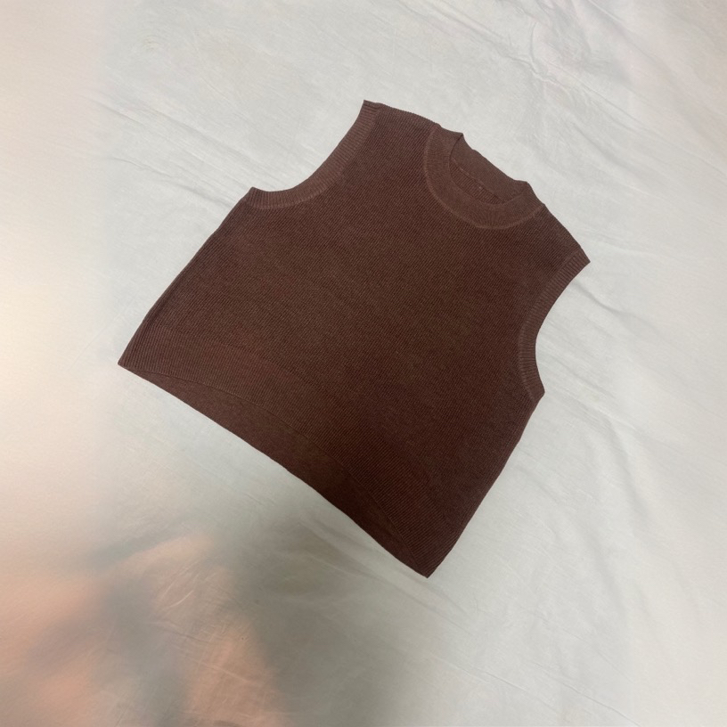 圆领斜边针织背心-果梓203