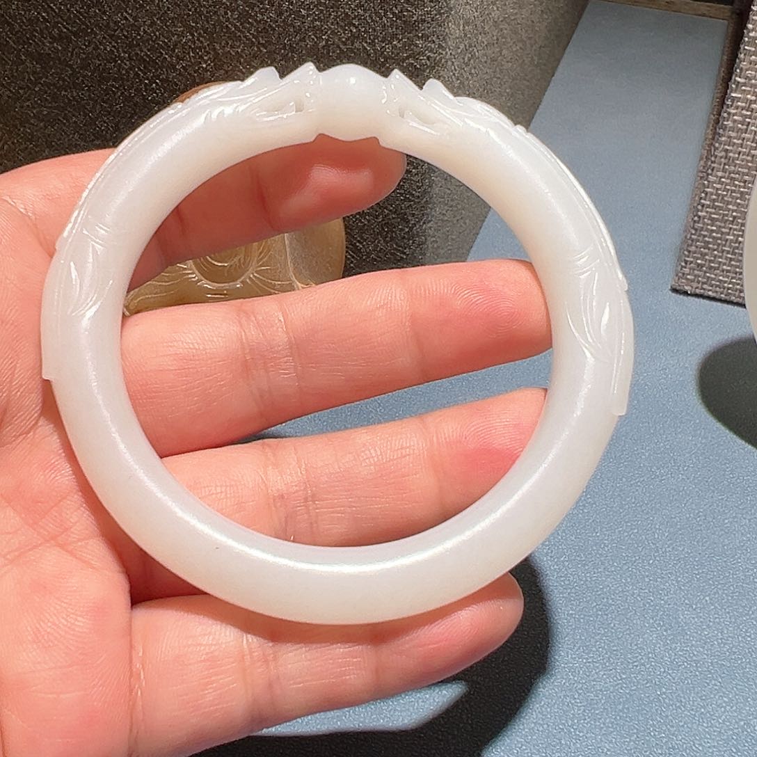 【闪购商品】和田玉颈饰未镶嵌懒*滴