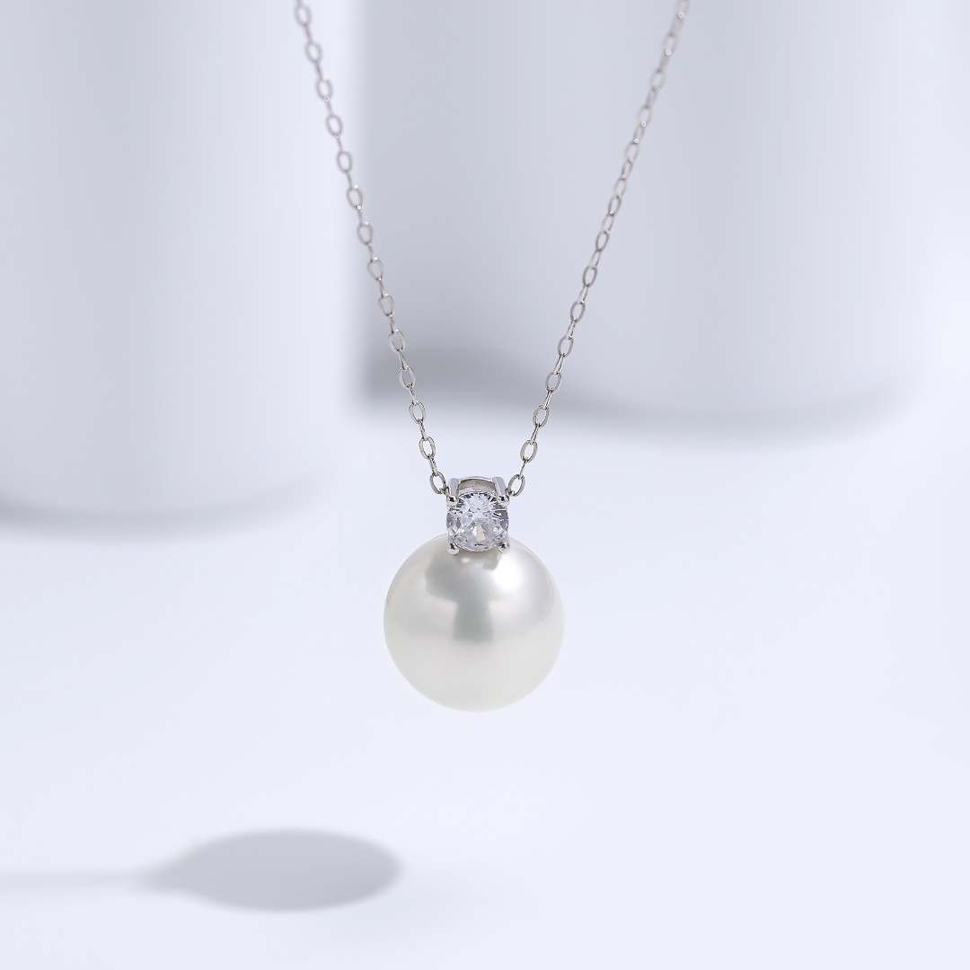 【百年戴妃】14左右mm天然淡水珍珠吊坠气质白色女王简约大点位