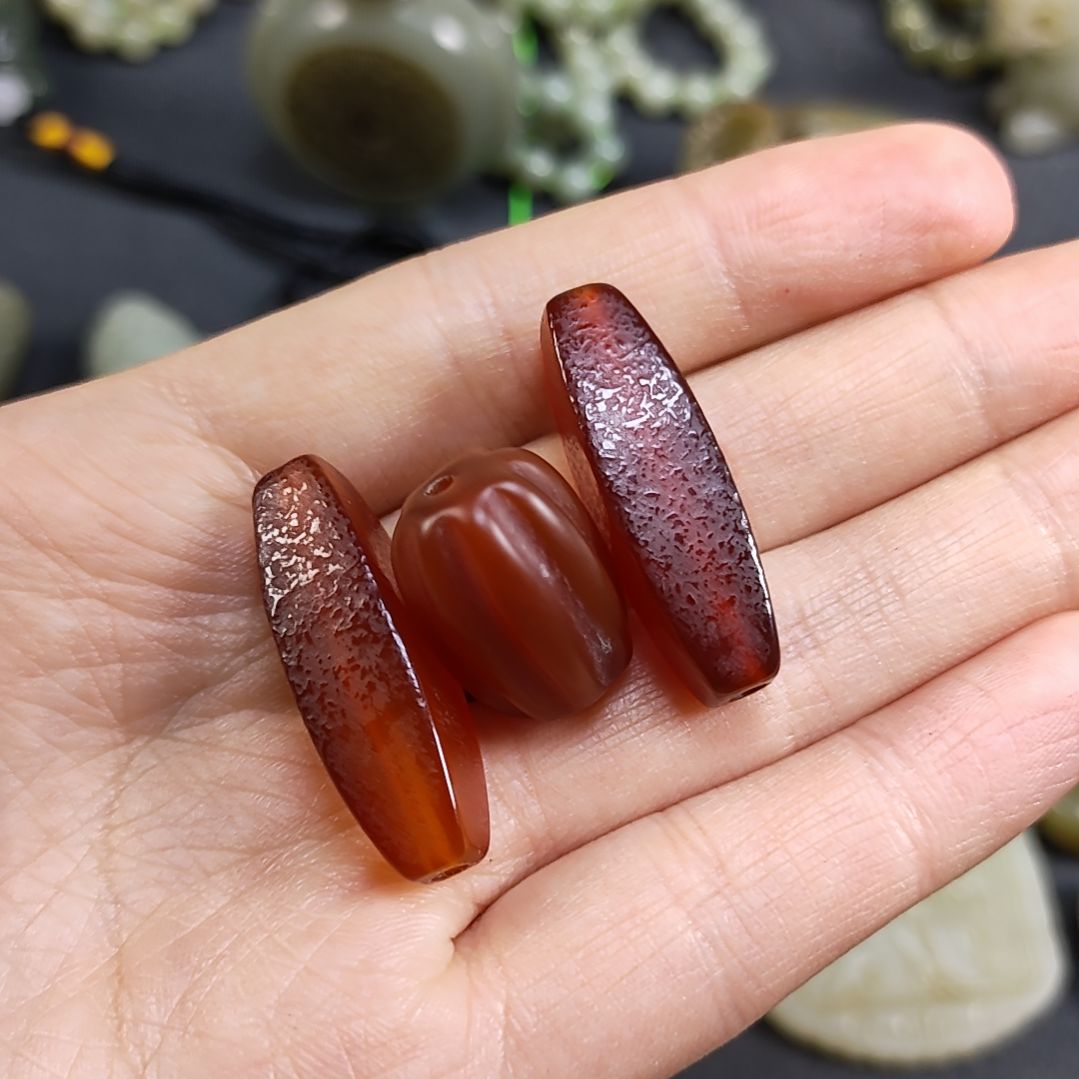 和田玉颈饰未镶嵌董*姐