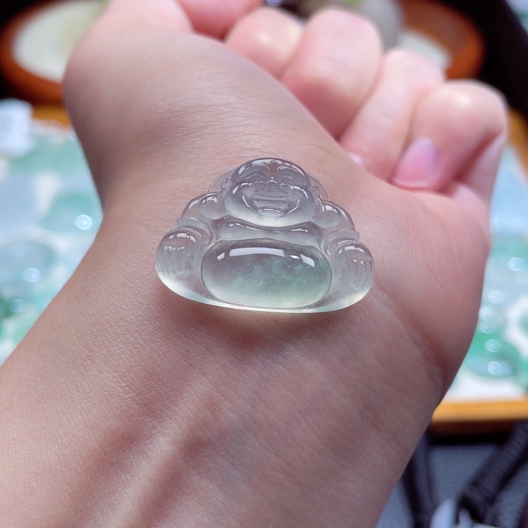 翡翠颈饰未镶嵌佛公