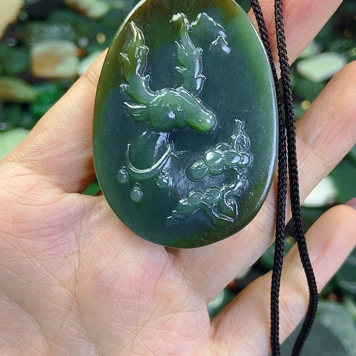 颈饰未镶嵌和田玉