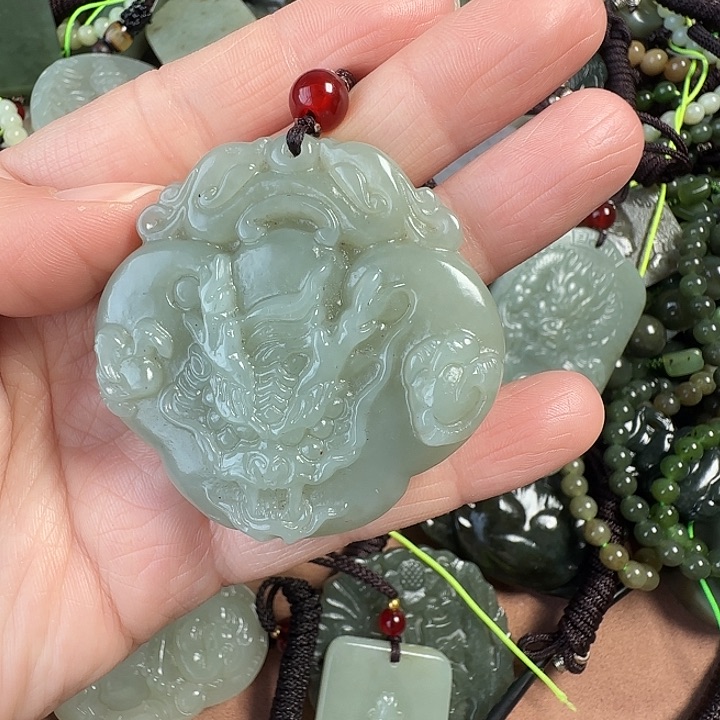 和田玉颈饰未镶嵌