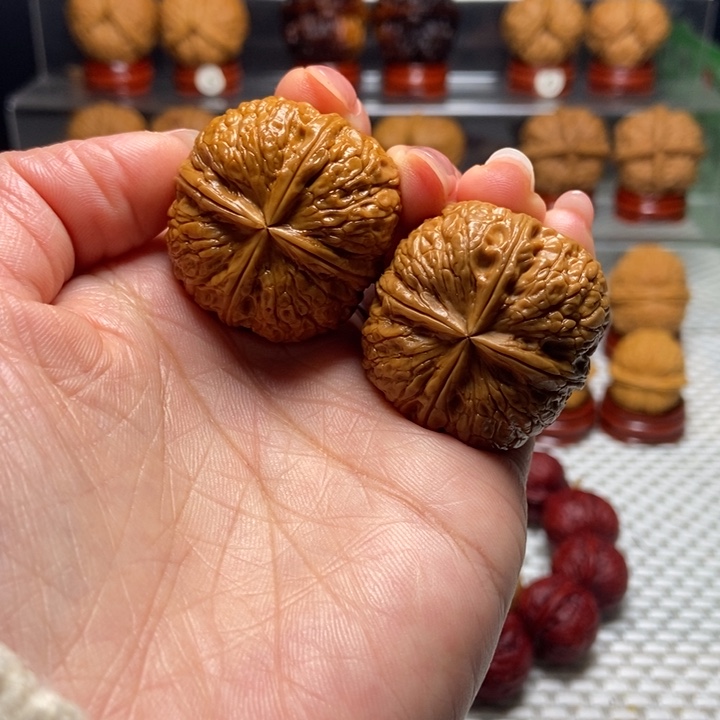 文玩核桃把件6状元红四棱