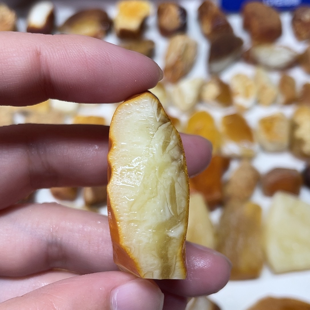 定制琥珀未镶嵌原矿琥珀