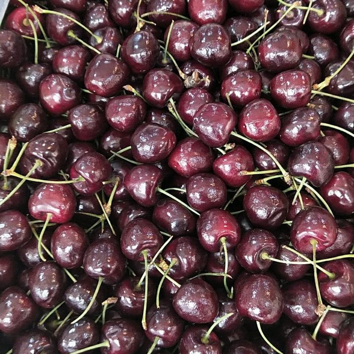 智利海运J车厘子/一份2斤左右(个别机械挤压商正常，介意勿拍)Bing宾拉宾斯智利