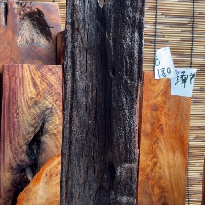 大***吉大叶紫檀（黑酸枝木类）