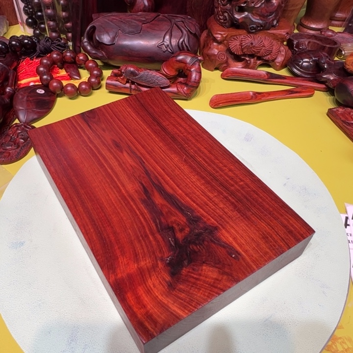 丁***檀香紫檀（小叶紫檀）