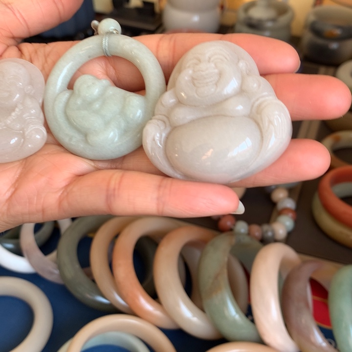 石英质玉（佘太翠）未镶嵌手镯