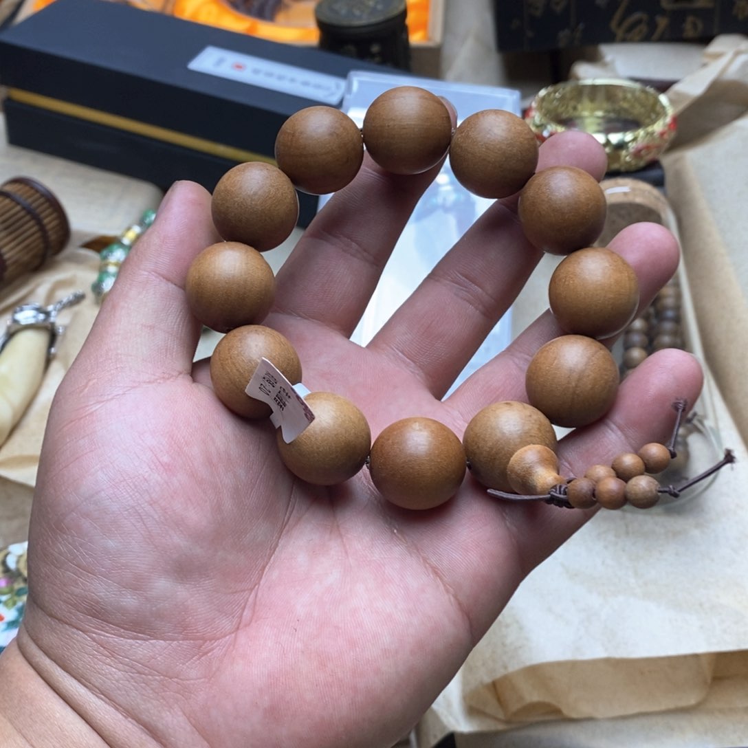 大叶紫檀（黑酸枝木类）