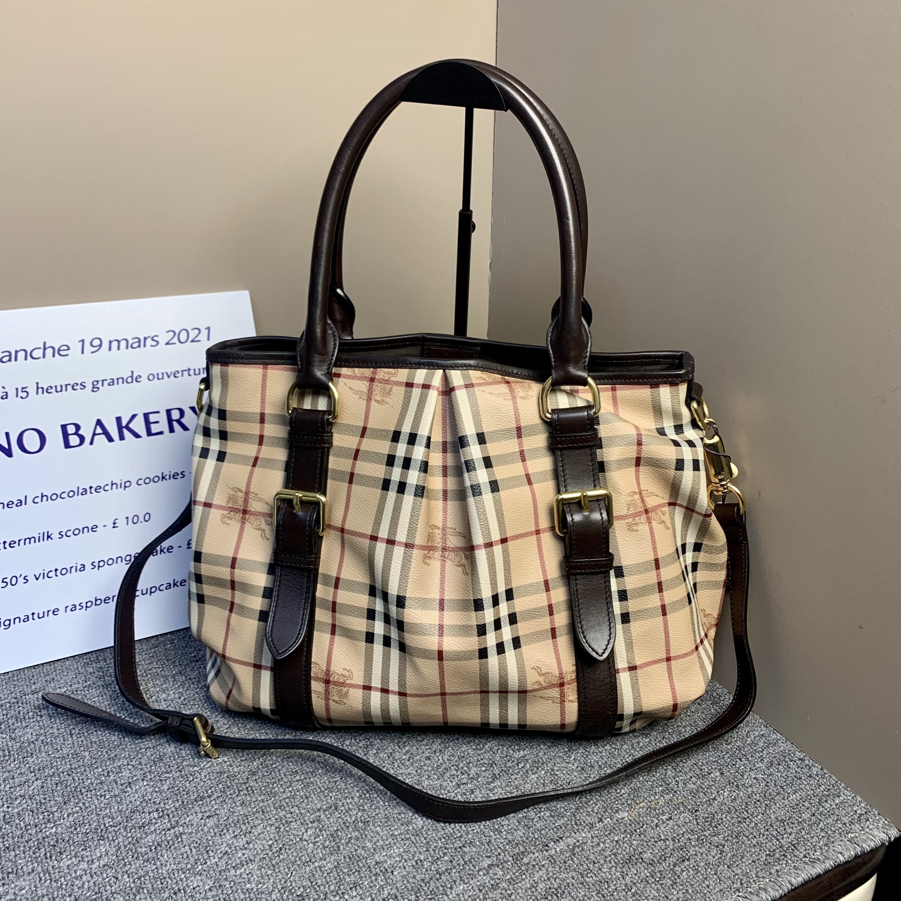95新 BURBERRY/博柏利 博柏利饺子斜挎包/Burberry/单肩包