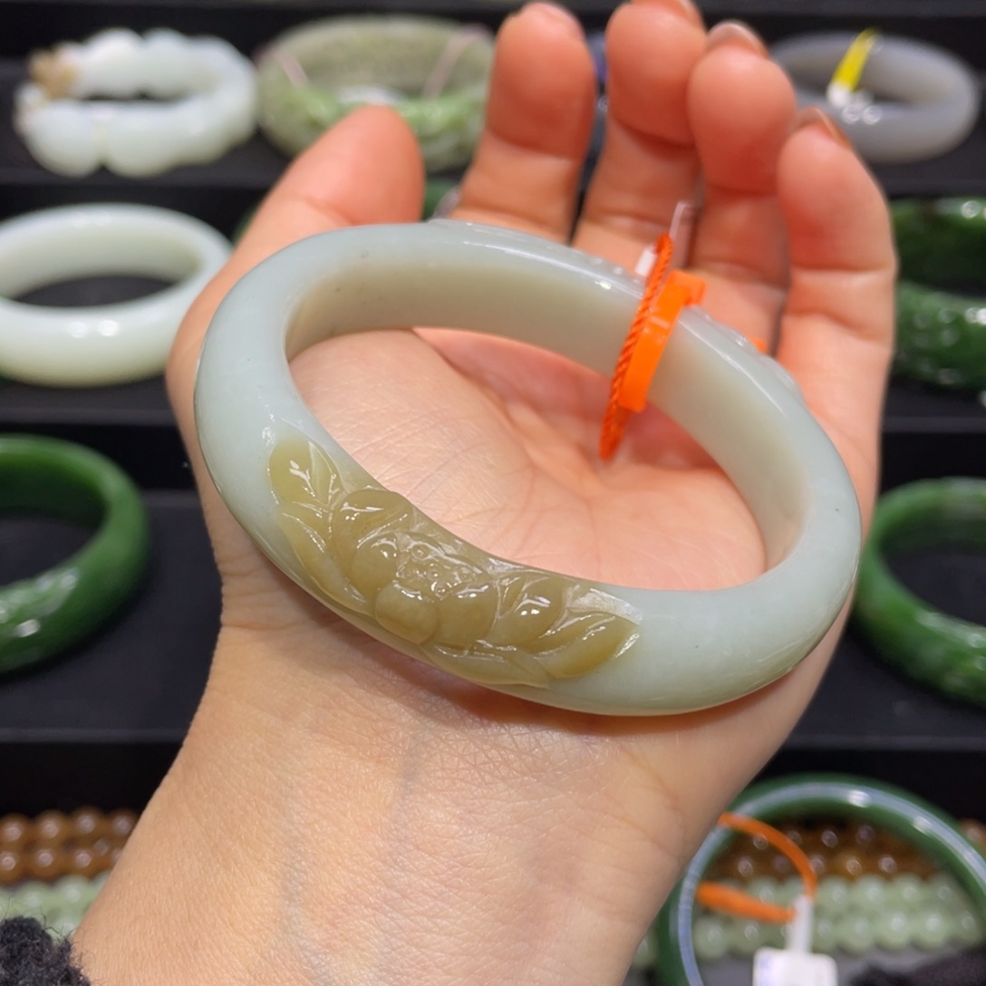 和田玉手镯57+圈口 编号68贵妃镯未镶嵌