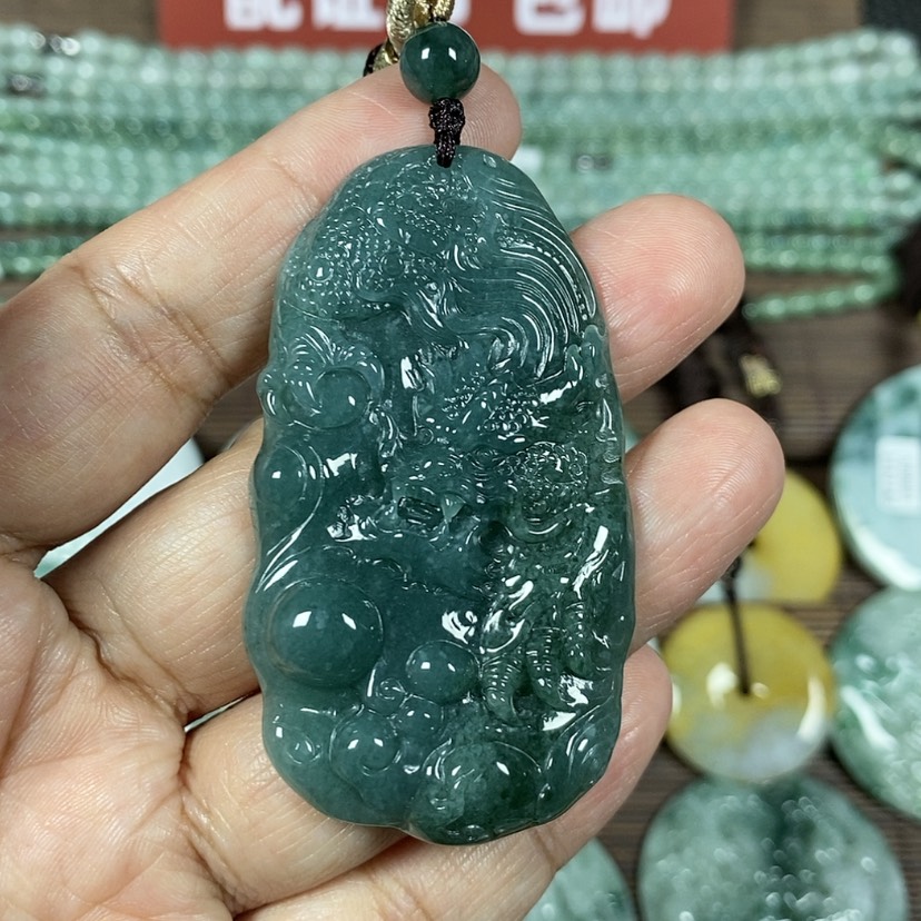 【闪购商品】翡翠颈饰未镶嵌玉吊坠翡翠玉随性龙牌