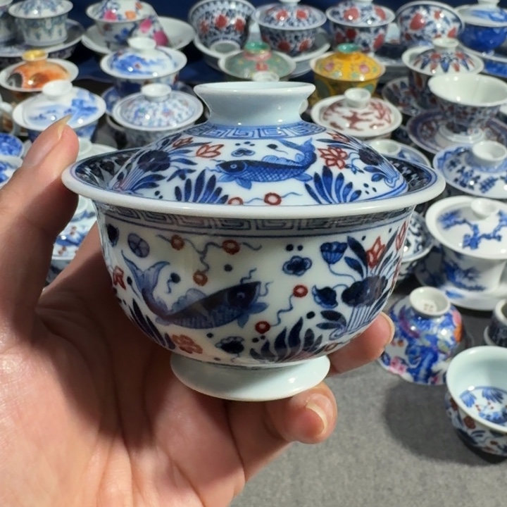 景德镇手工手绘青花釉里红盖碗