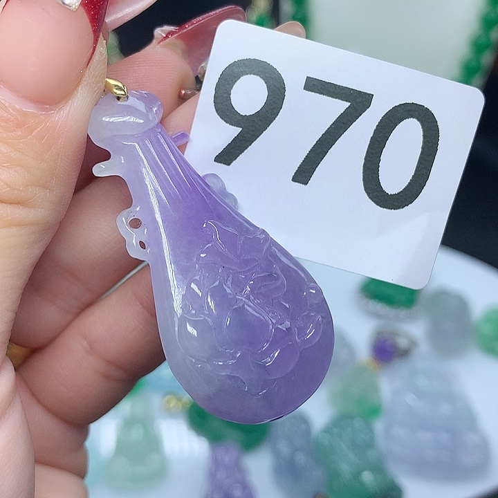 翡翠吊坠(赠链)未镶嵌