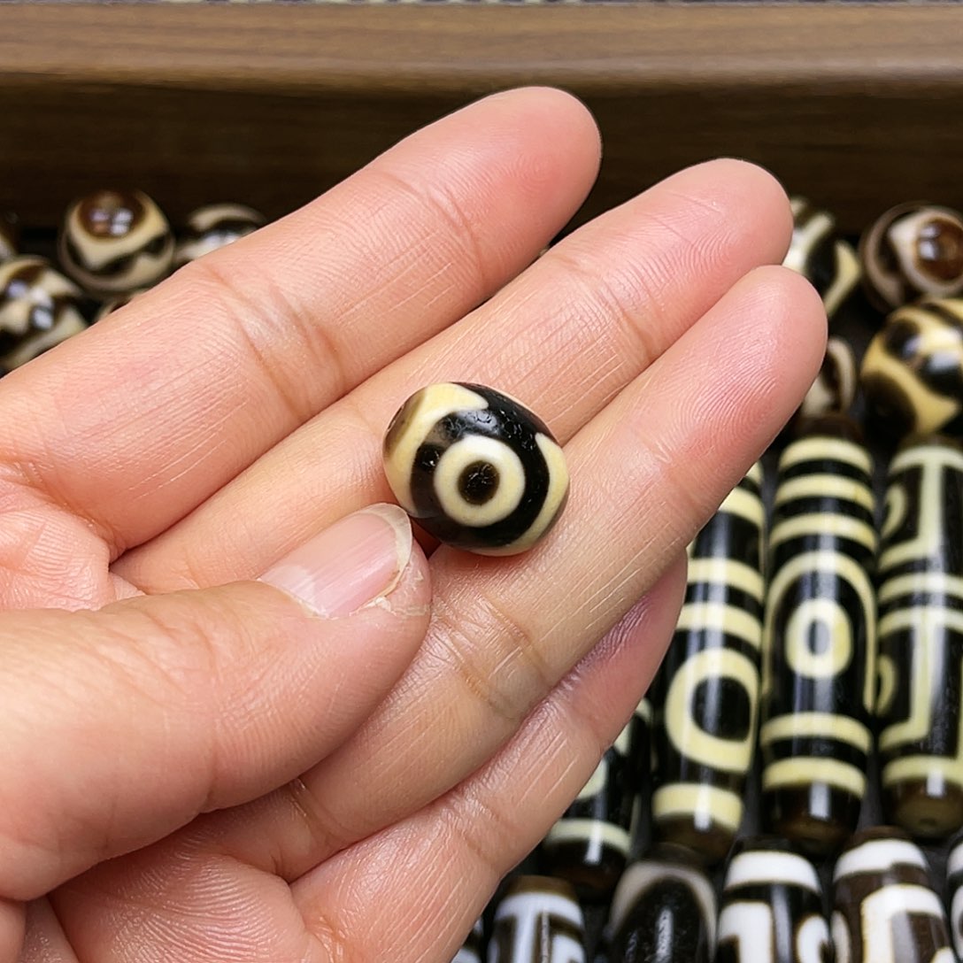 【闪购商品】未镶嵌颈饰玛瑙/玉髓偶**光