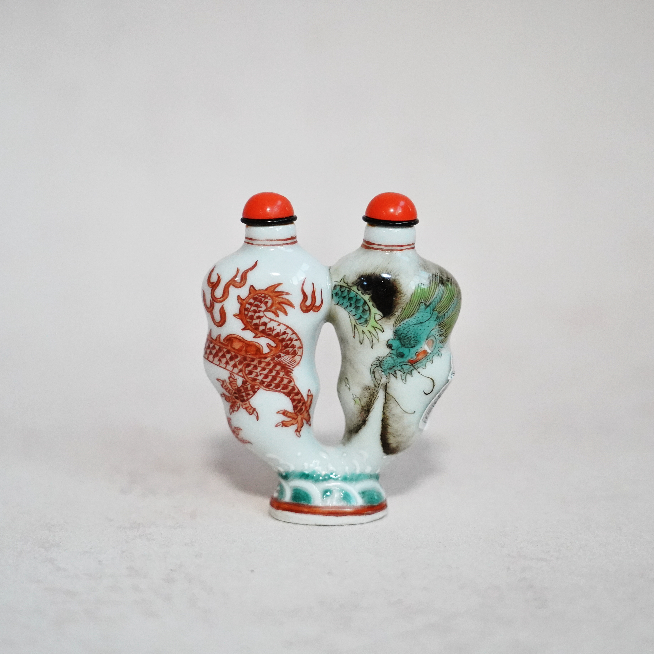 文华藏珍第229期拍品 1 光绪 粉彩龙纹鼻烟壶
