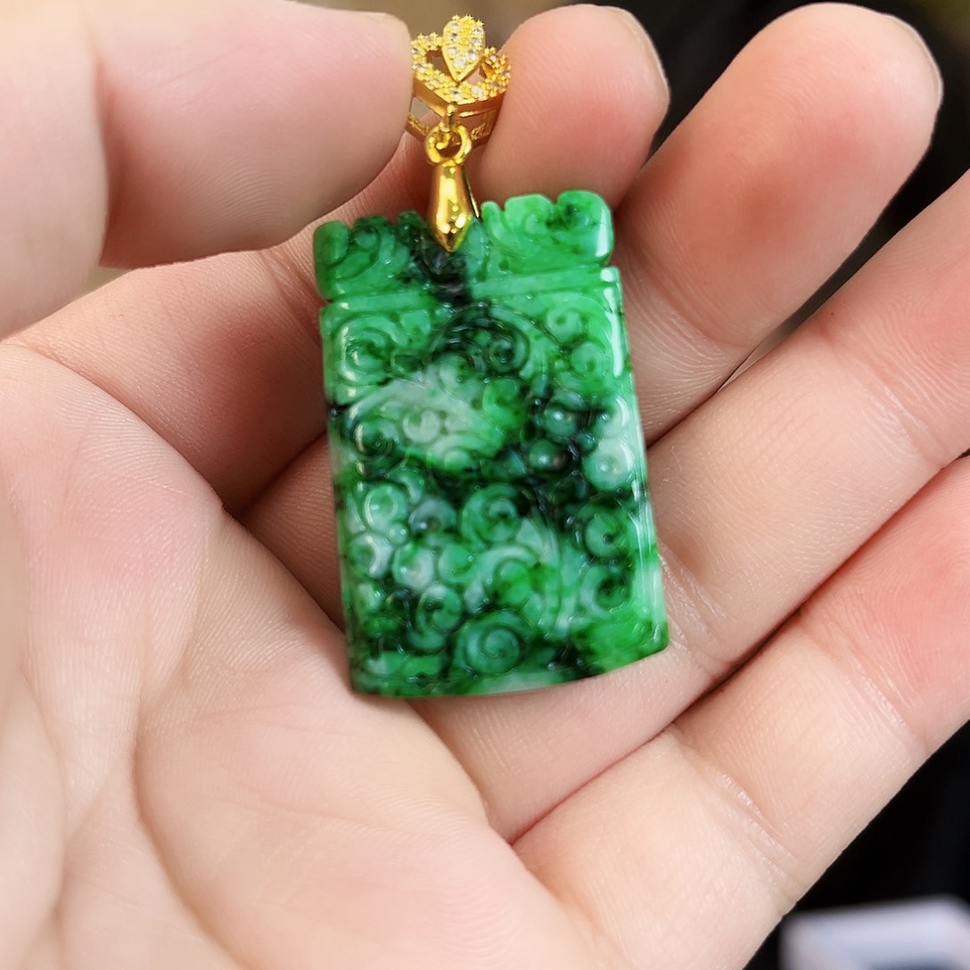 翡翠未镶嵌颈饰吊坠