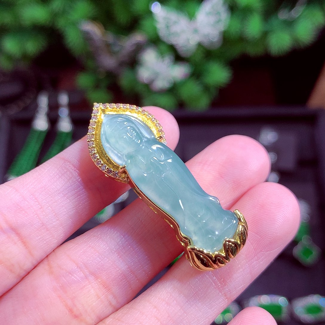 颈饰未镶嵌翡翠天然