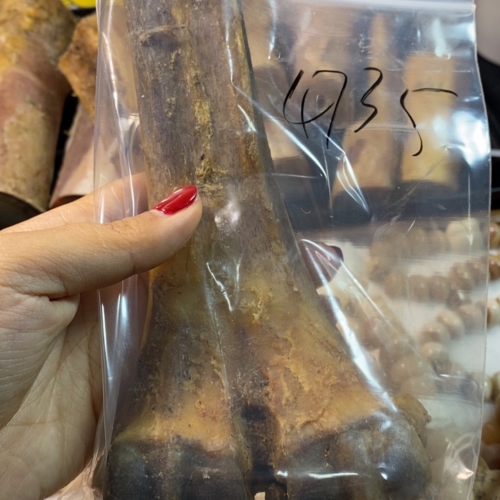 用***2大叶紫檀（黑酸枝木类）