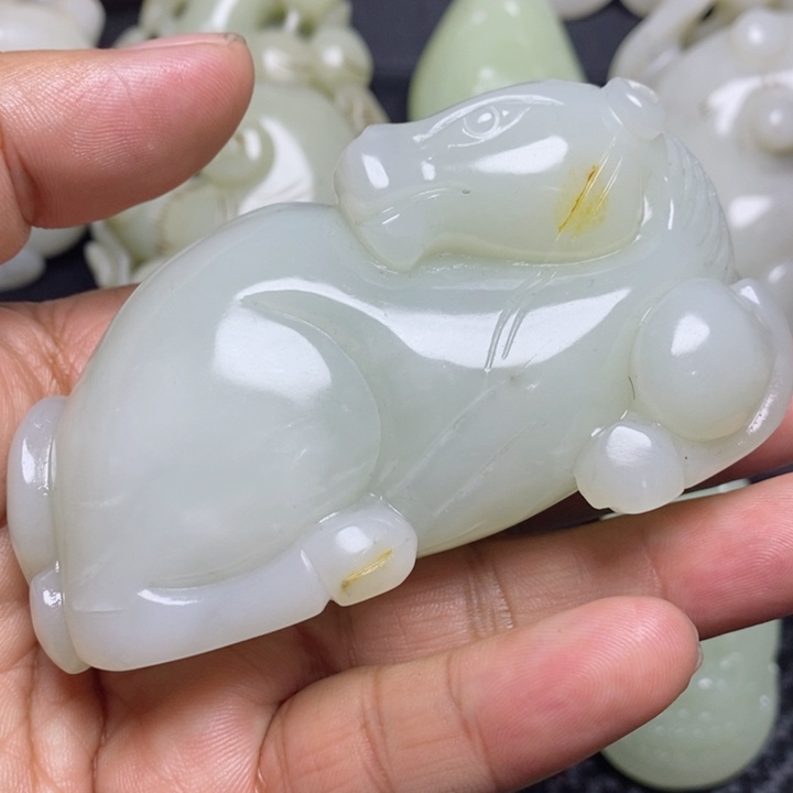 和田玉颈饰未镶嵌