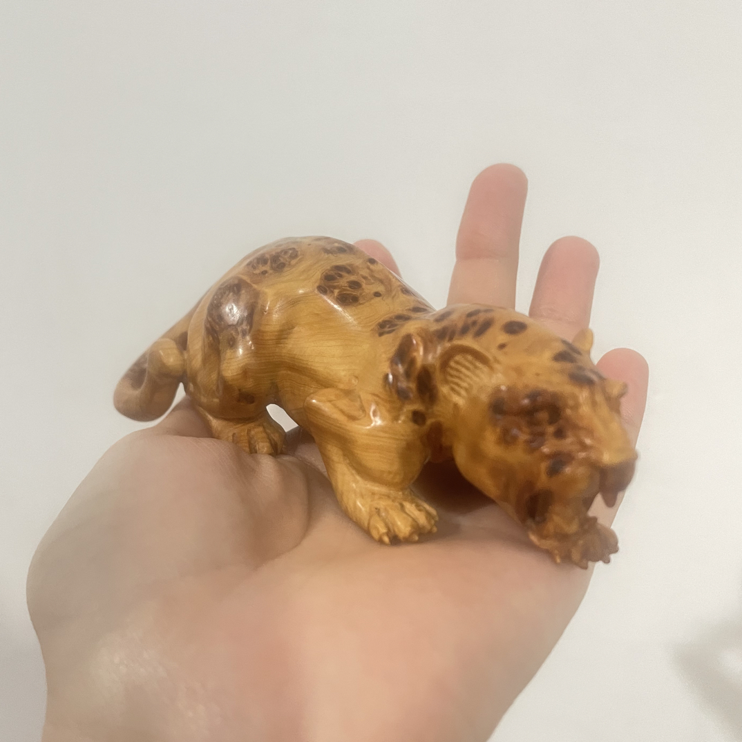 崖柏满留疤豹子手把
