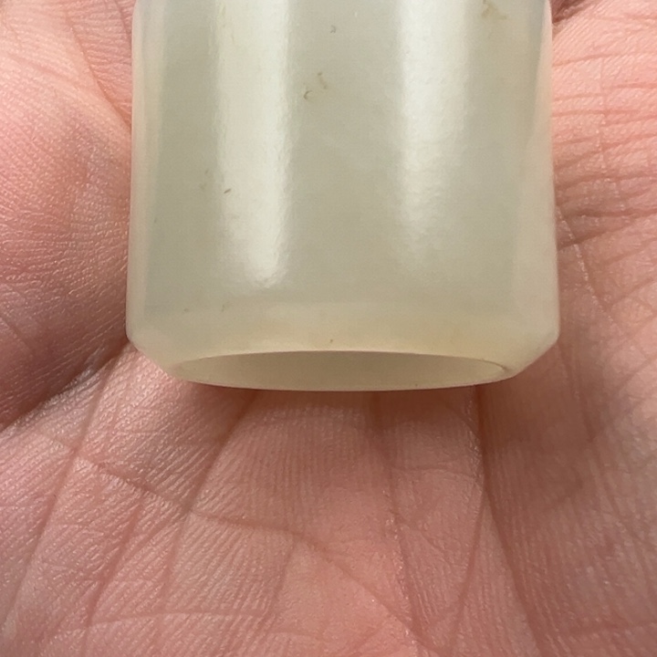 未镶嵌戒指和田玉扳指