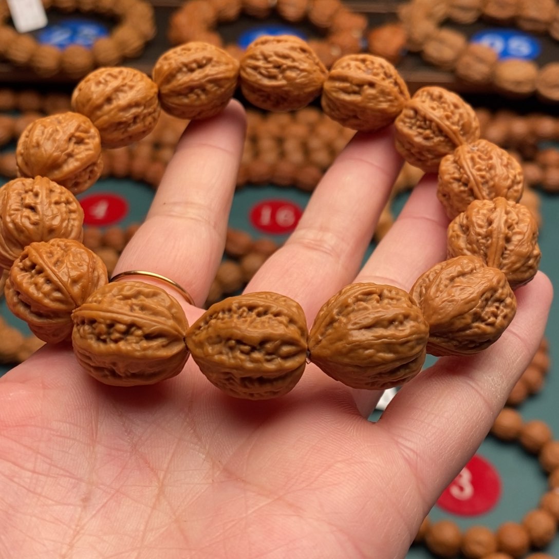 文玩核桃手串18尺寸桃心