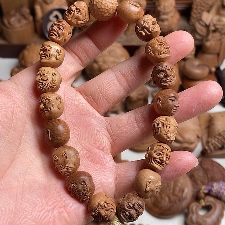 一***茶檀香木无事牌十八罗汉手持