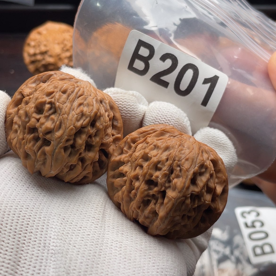 【闪购商品】文玩核桃吊坠冰**李B201石子磨41