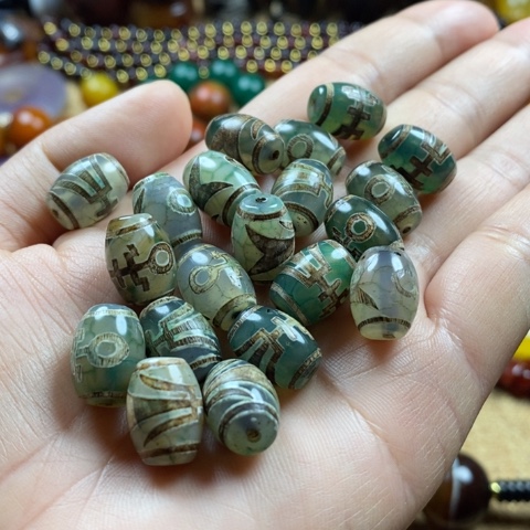 玛瑙/玉髓挂件未镶嵌玛瑙单珠20颗卡1.0