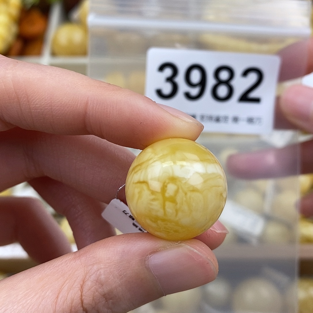 蜜蜡未镶嵌珠宝奇石21