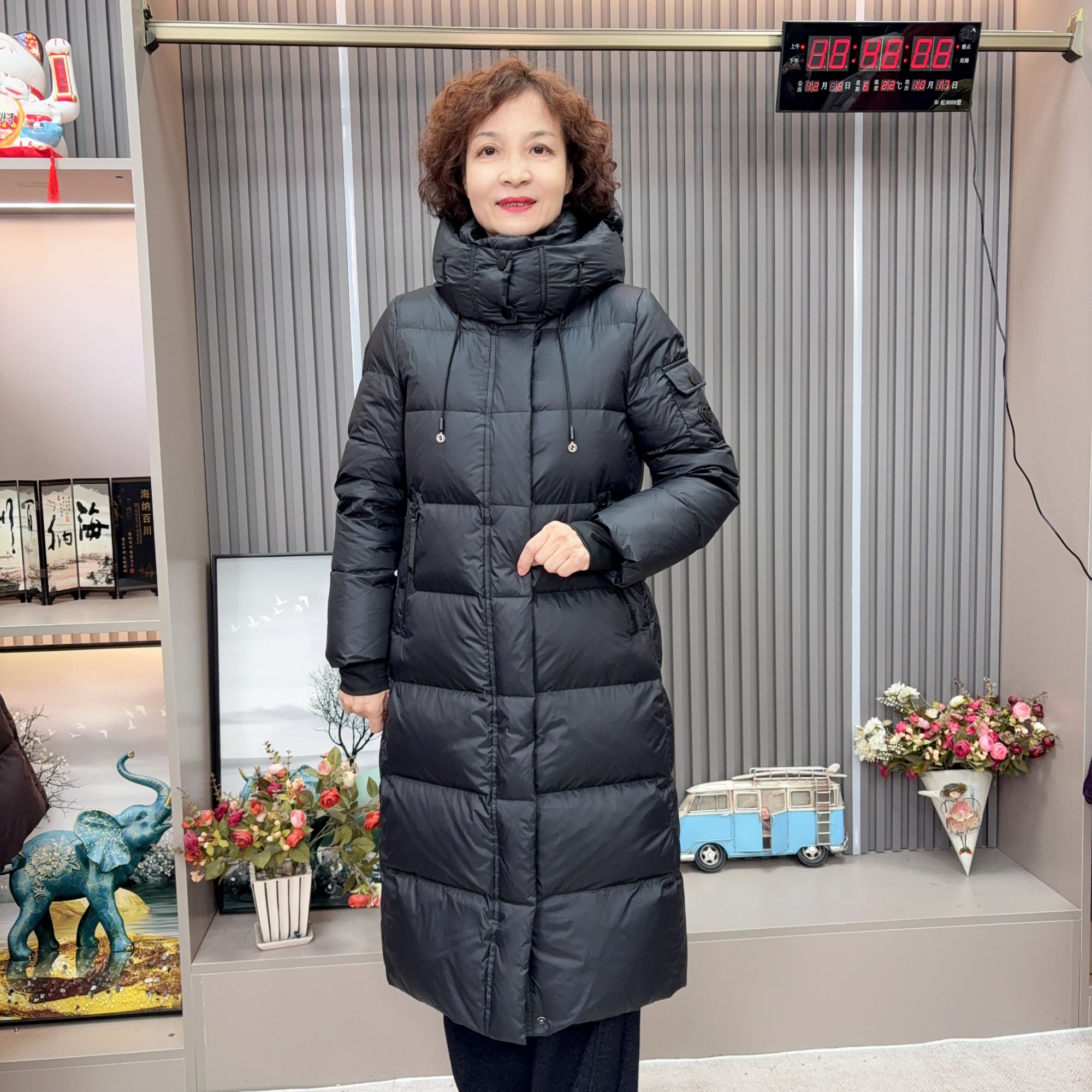 Y631-妈妈装中老年女装冬季爆款长款蓬松保暖大克重90绒羽绒服